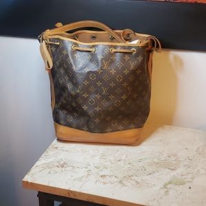 Authentic Louis Vuitton bucket bag
